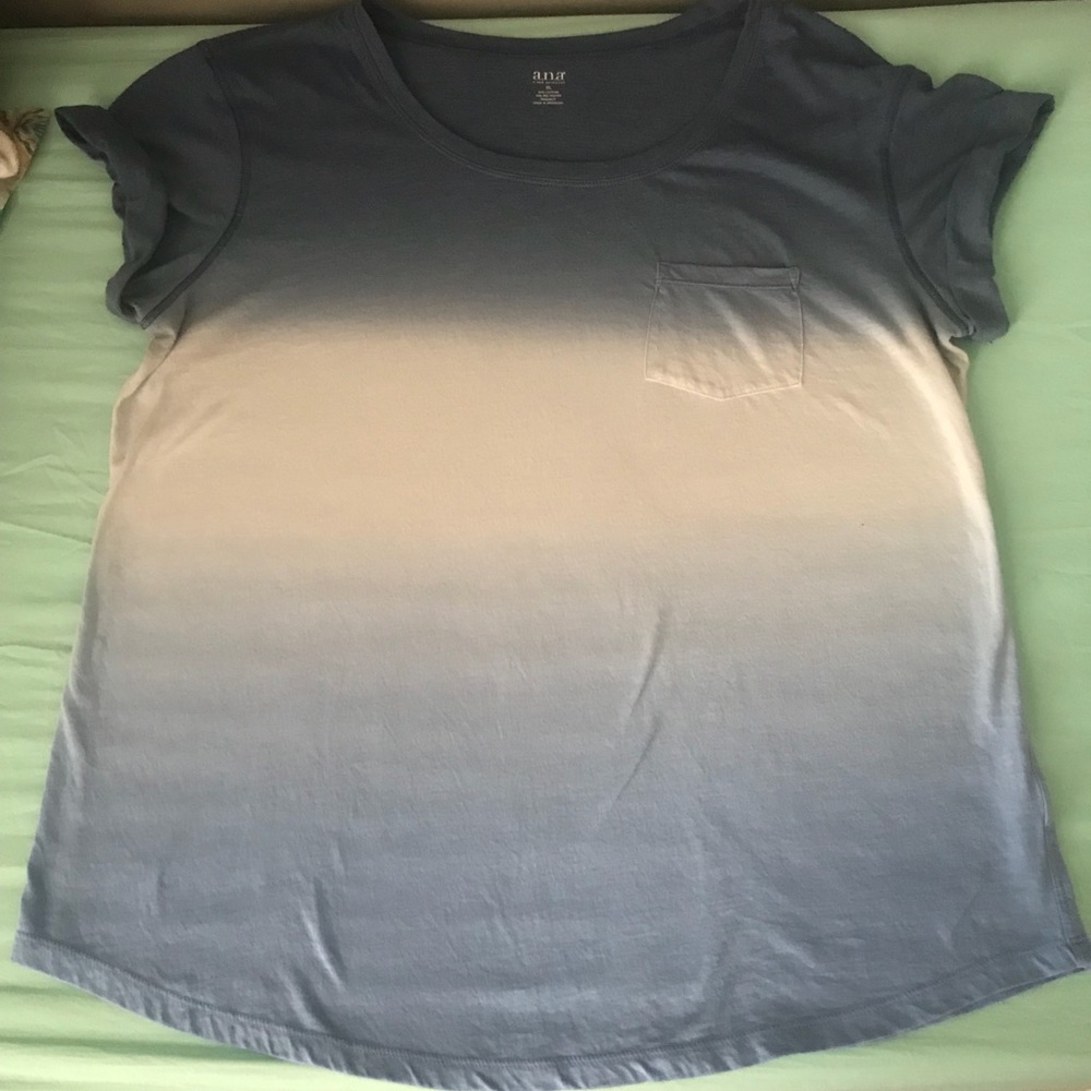 🔵3/$10🔵 Blue Ombré a.n.a casual shirt.